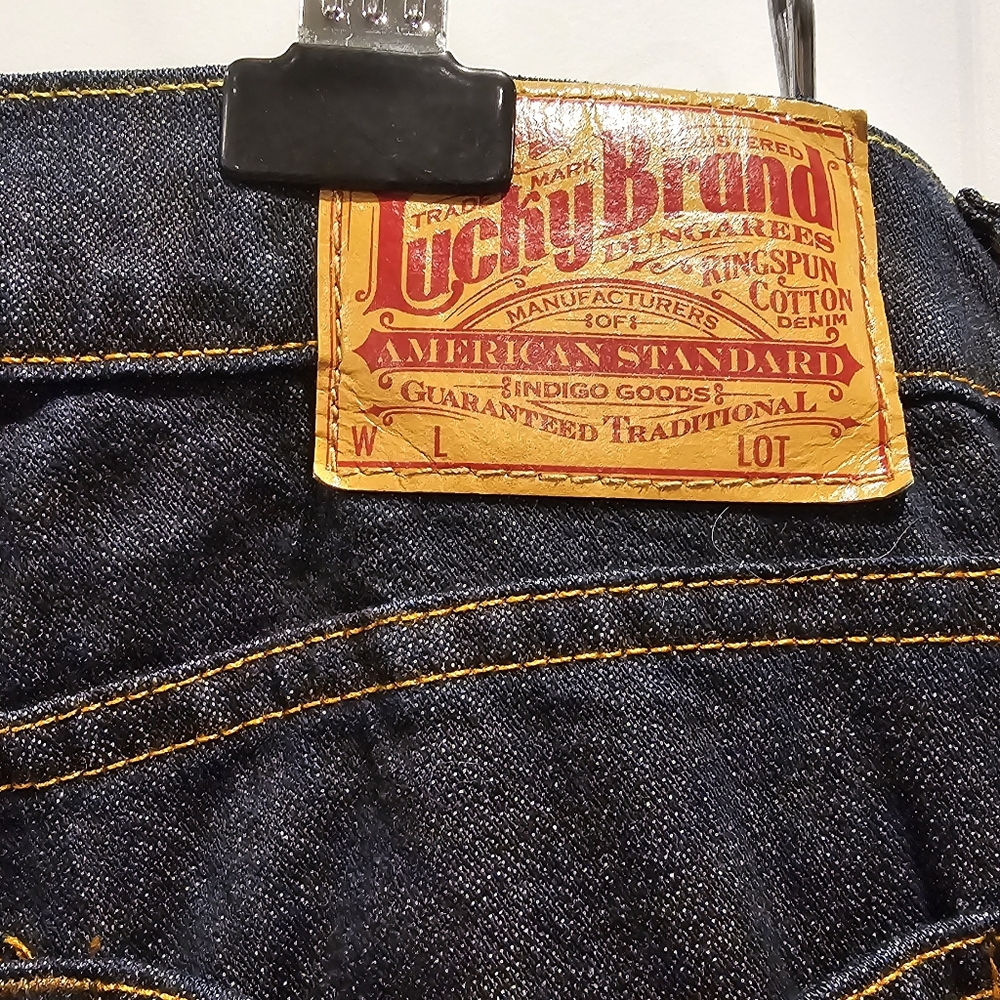 Lucky Brand size 10/W30 unisex jeans